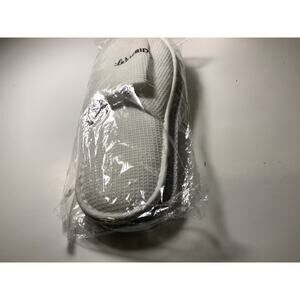 LE MERIDEN White Slippers .One Size Fits Most. NWT